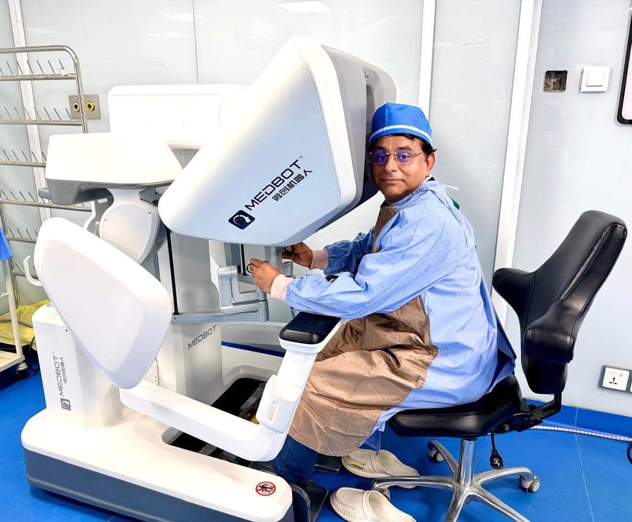 Prof. Dr. Asif Baloch at the MEDBOT Toumai Endoscopic Surgical System console